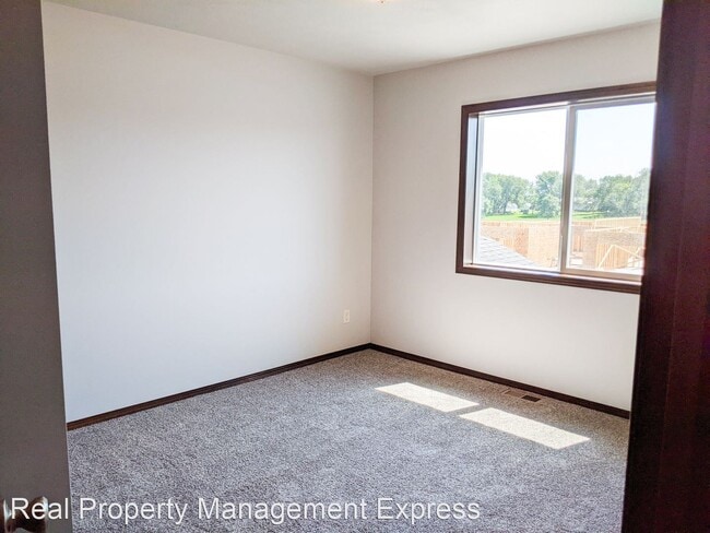 Building Photo - 3 br, 2.5 bath House - 4600 E Whisper Ridg...