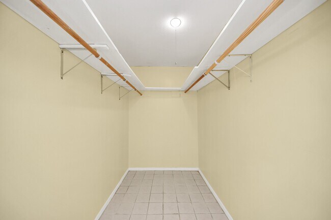 Building Photo - 8105 Lanham Ln