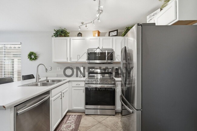 Building Photo - 127 S Parkwood