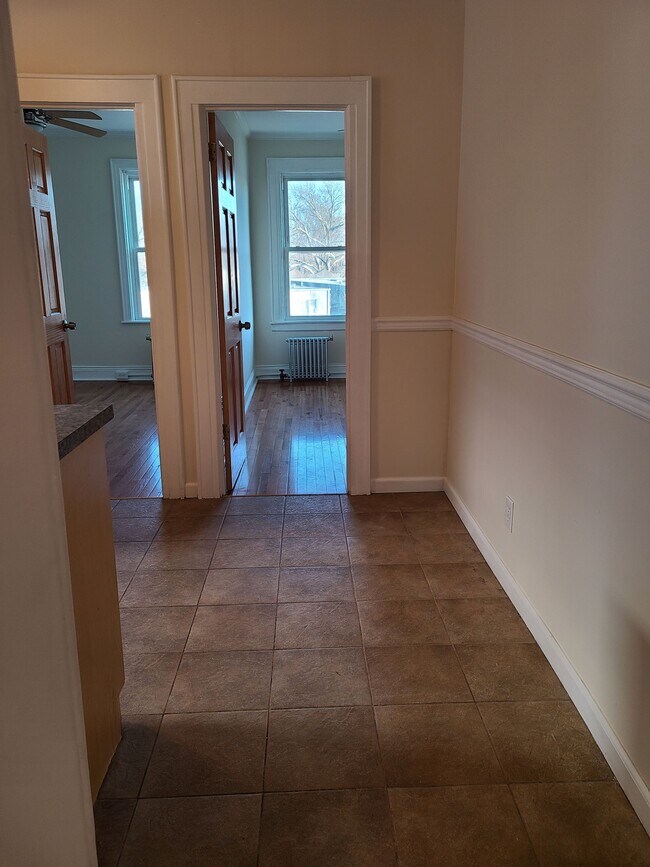 Building Photo - 6440 Catalpa Ave