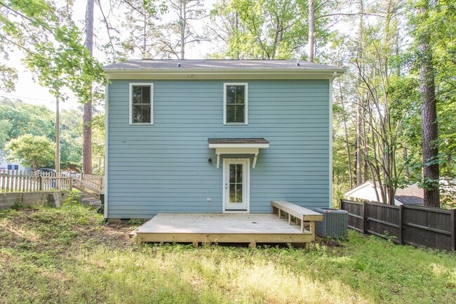 Building Photo - 200 Howell St