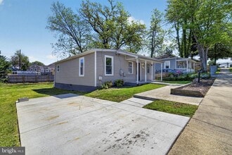 Building Photo - 505 69th St