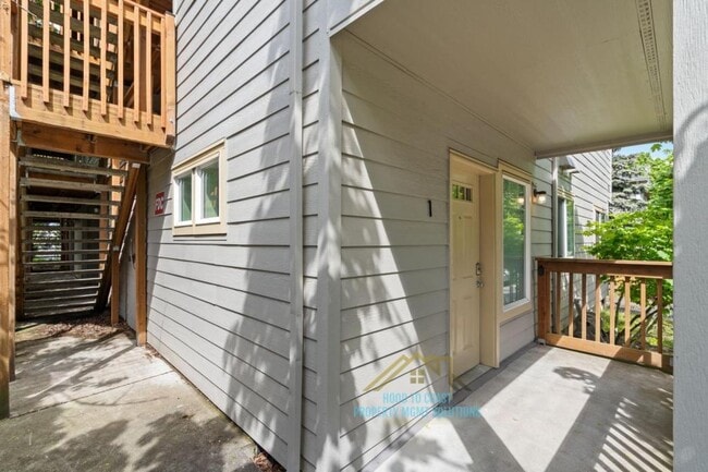 Building Photo - 225 SE 126th Ave