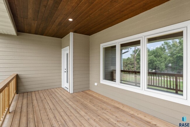 Building Photo - 1107 S Foss Ave