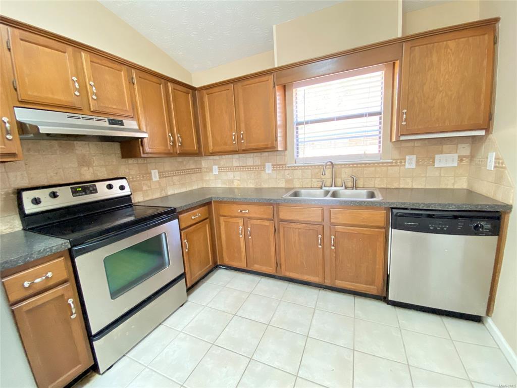Building Photo - 1907 Woodrun Dr