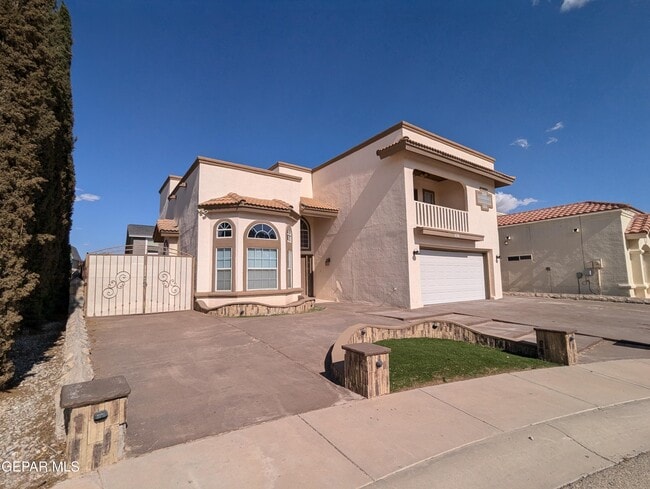 Building Photo - 636 Paseo De Flor Cir
