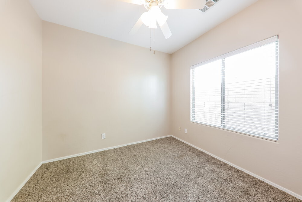 Building Photo - 15629 W MacKenzie Dr