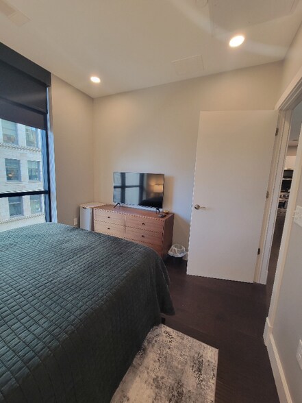 Building Photo - 350 Oliver Ave