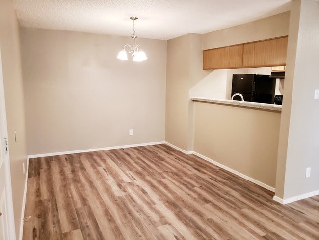 Building Photo - Woodcrest Apartments