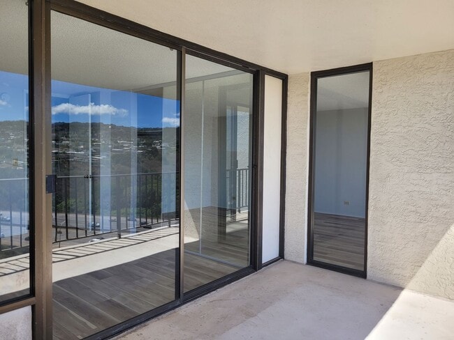 Building Photo - AVAILABLE | One Bedroom, One Bathroom | Lo...