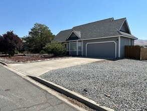 Building Photo - Located in the heart of Spanish Springs