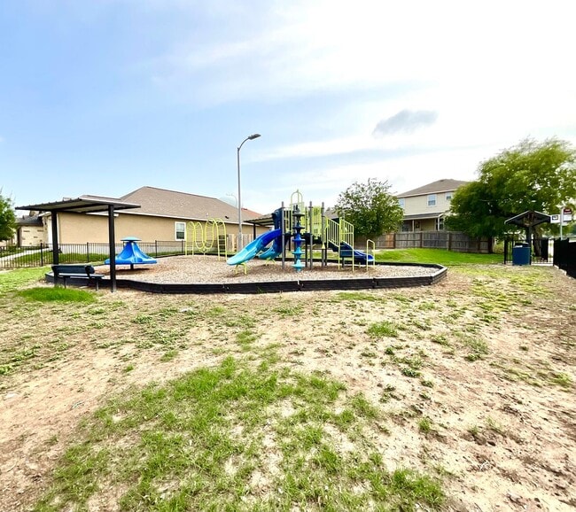 Building Photo - **APPLICATION RECEIVED** *MOVE IN SPECIAL* Spacious 3BR Two-Story Near Lackland AFB with Fenced B...