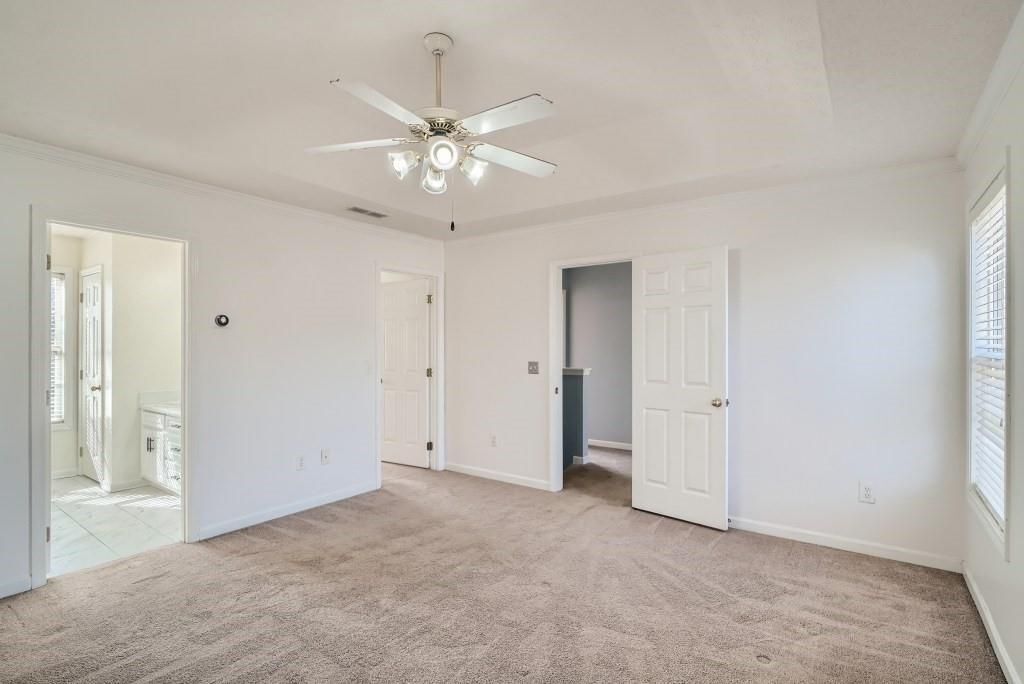 Building Photo - 391 Lake Valley Dr SW