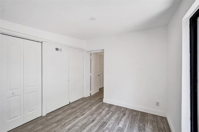 Building Photo - 103 Heatherbrook Way