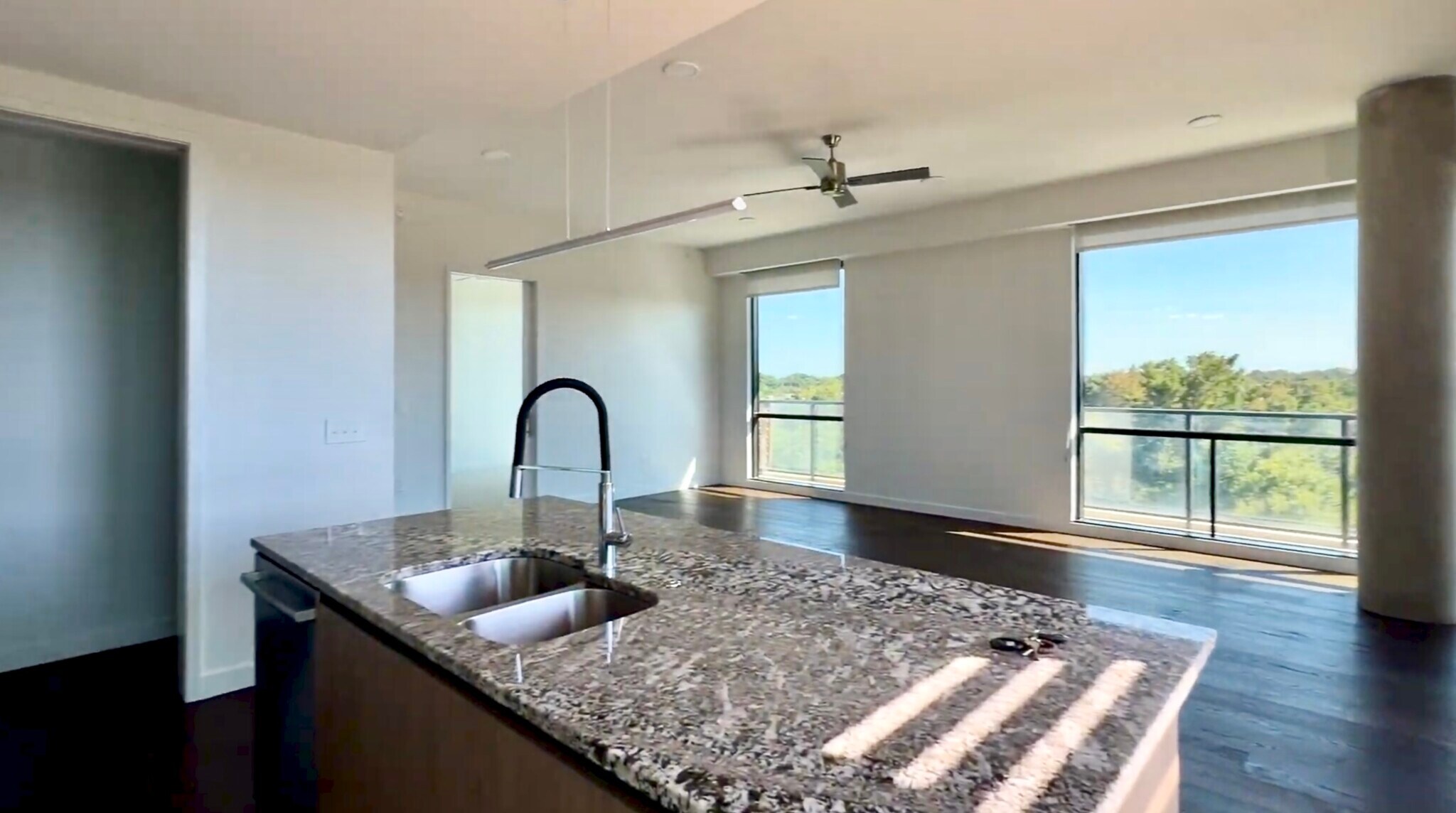 Building Photo - 4819 Skillman St