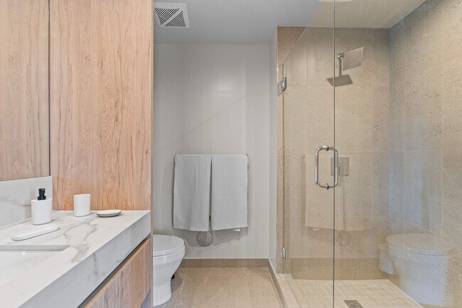 Building Photo - 11 NE 6th St