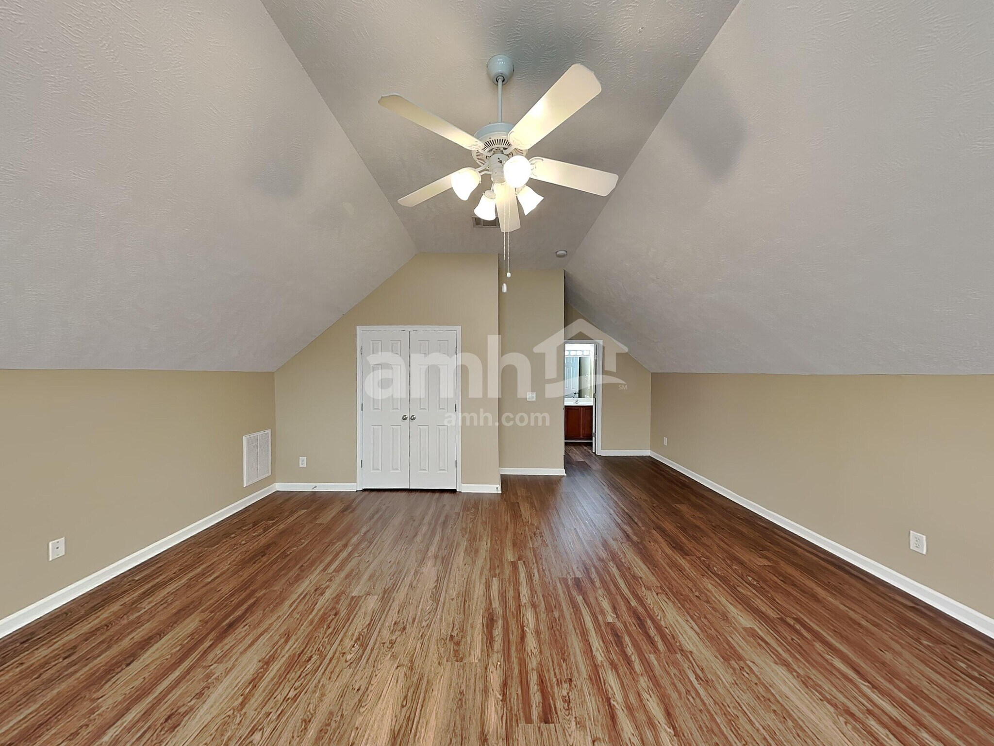 Building Photo - 4005 Strata Dr