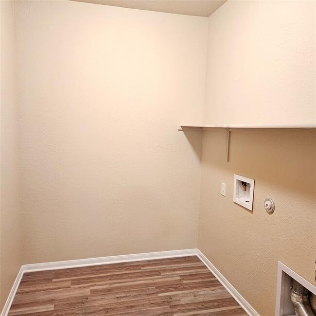 Building Photo - 727 Luna Vista Dr