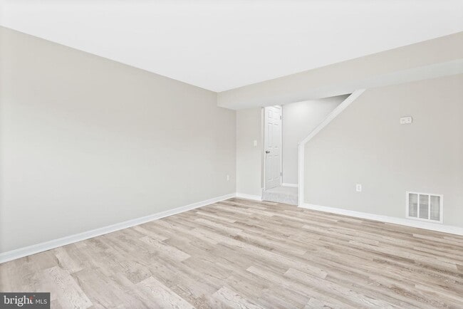 Building Photo - 57 Adams Dr NE