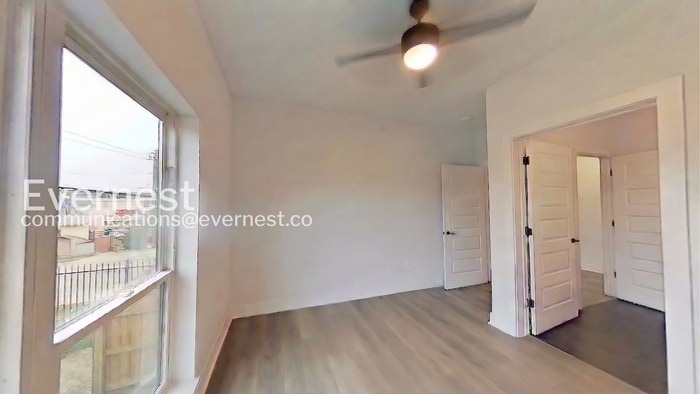 Building Photo - 2220 Webberville Rd