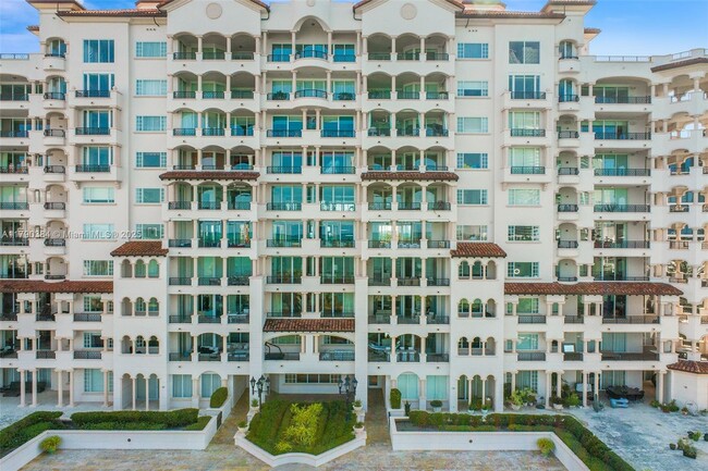 Building Photo - 7154 Fisher Island Dr