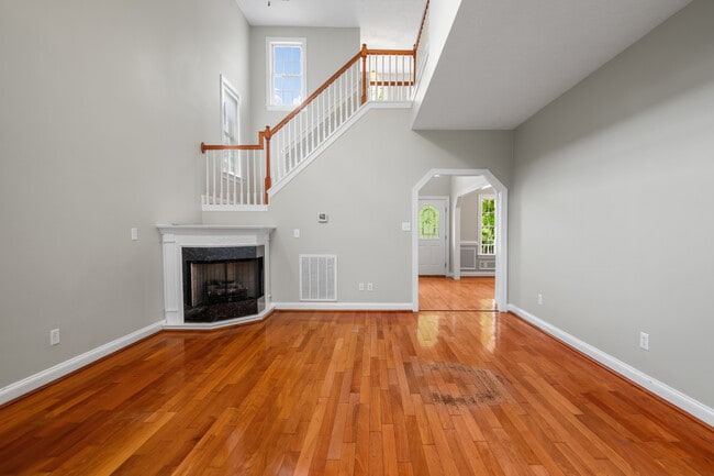Building Photo - 619 Greyshire Dr