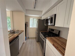 Building Photo - 628 Pavare Ct