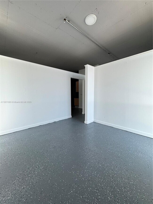 Building Photo - 2100 Van Buren St