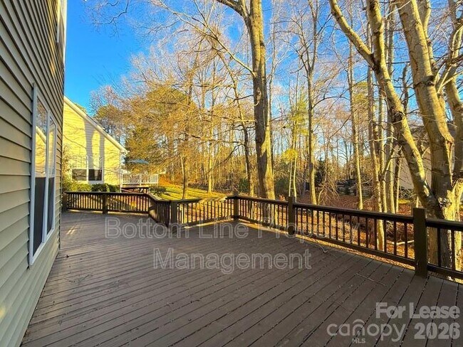 Building Photo - 5200 Craftsman Ridge Dr