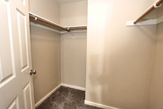 Building Photo - Beautiful 4 Bed 3 full bath Natomas Home!!