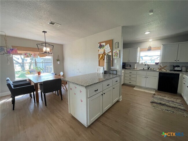 Building Photo - 6315 Beau Allen Ct