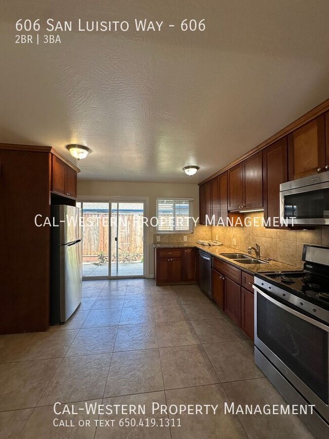 Building Photo - Sunnyvale Duplex.  2 bedroom, 2.5 bath.