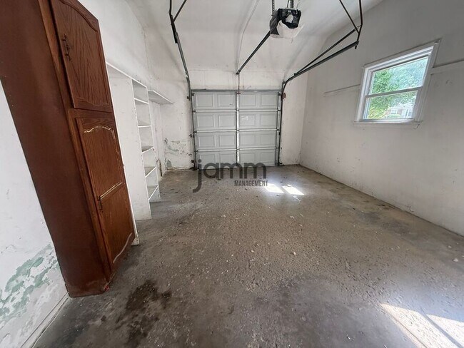 Building Photo - 24113 E Silsby Rd