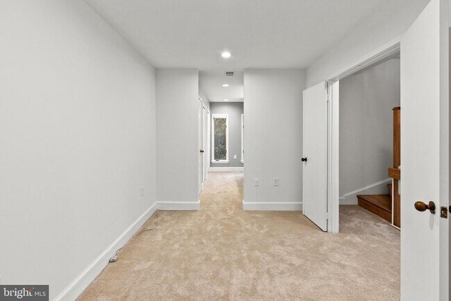 Building Photo - 4214 Embassy Park Dr NW