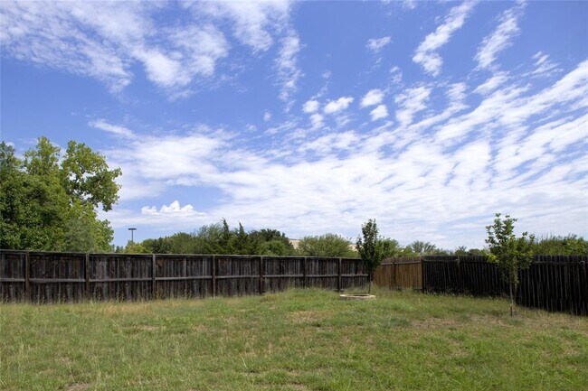 Building Photo - 7000 Crestone Rd