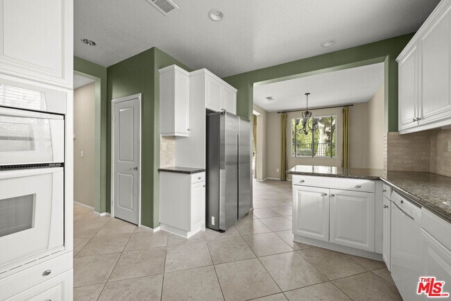 Building Photo - 631 Clearwater Creek Dr