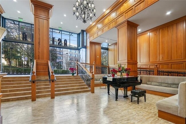 Building Photo - 2233 Peachtree Rd NE