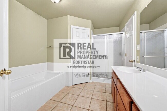 Building Photo - 308 Pin Oak Ln
