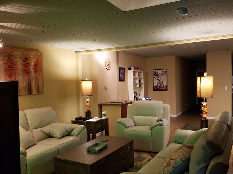 Building Photo - 206 State St