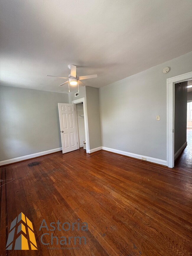 Building Photo - 2756 Pelham Ave