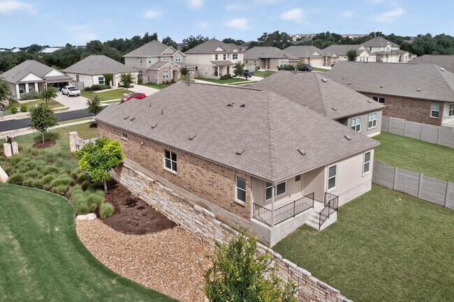 Building Photo - 941 Legends Ln