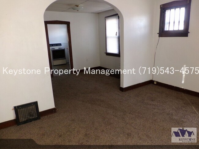 Building Photo - 1117 E 3rd St