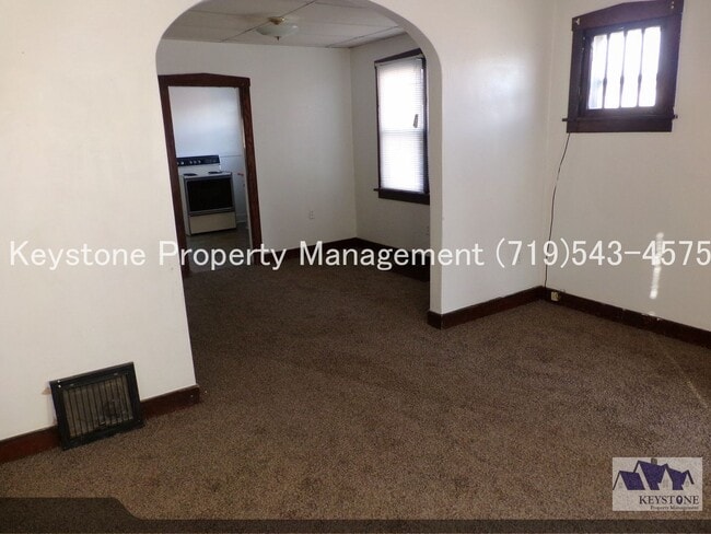 Building Photo - $400 Off 1st Month! Charming 1 Bedroom Apartment with Private Entrance & Covered Porch $800/$800