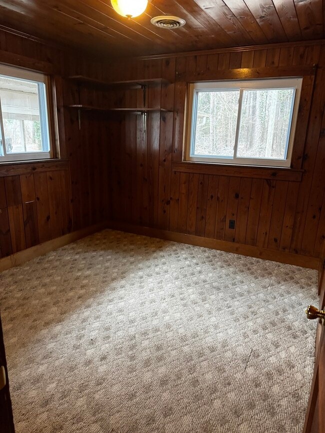 Building Photo - 215 Clark Rd