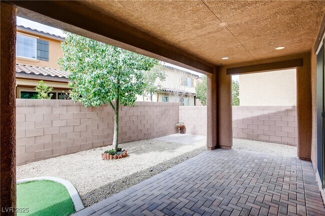 Building Photo - 2517 Bankhurst St