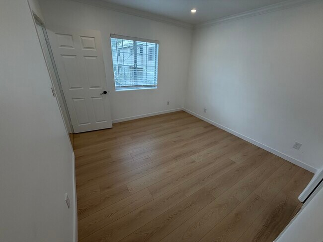 Upstairs Master Bedroom #2 - 1754 N Alexandria Ave