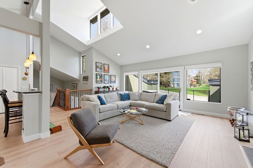 Building Photo - 3861 Silver Spur Cir