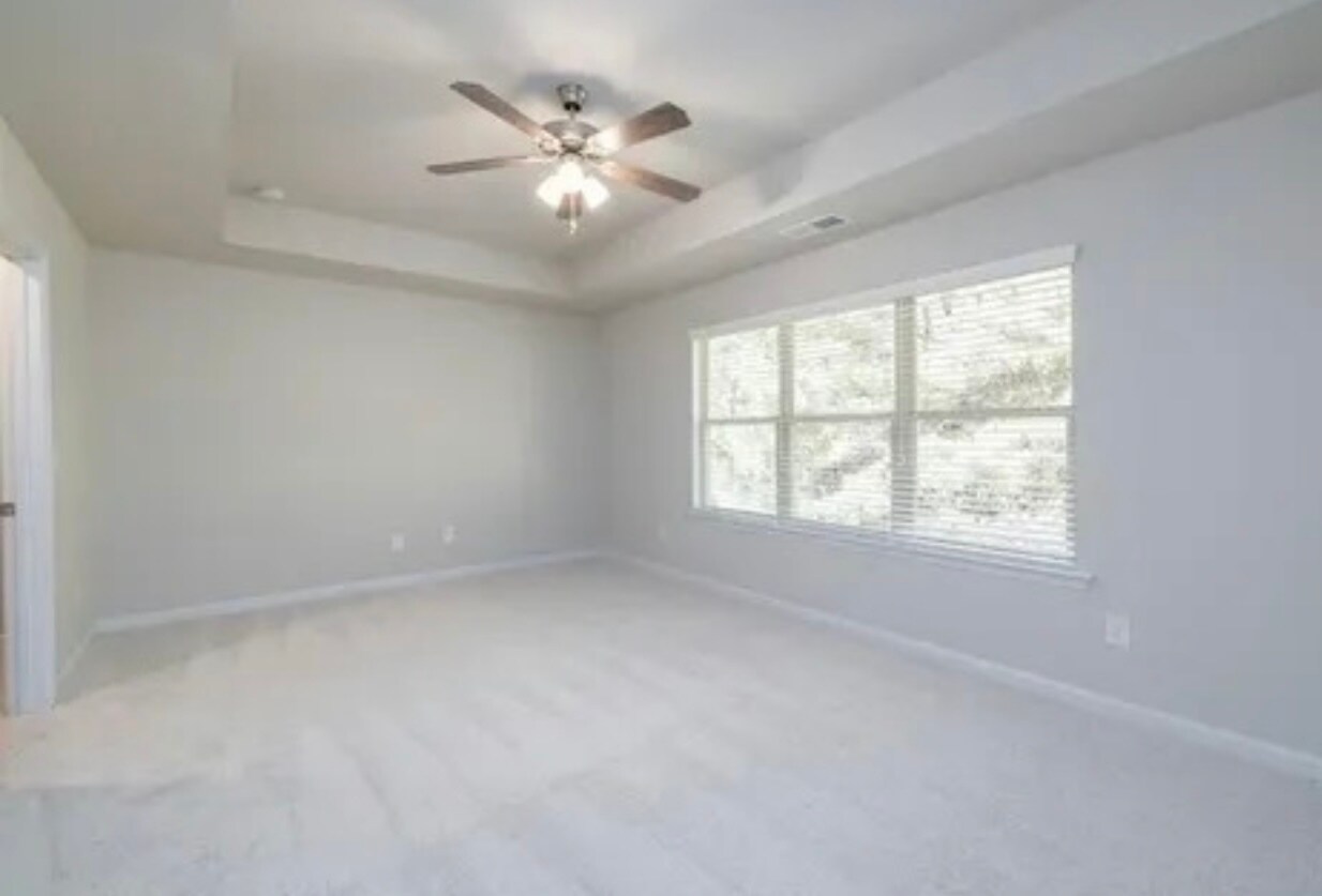 Building Photo - 275 Turtle Creek Dr