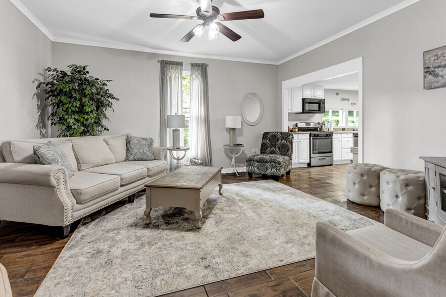 Primary Photo - 4481 McLain Cir