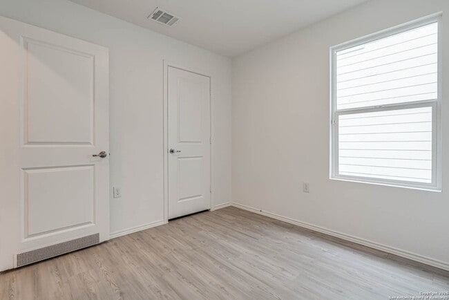 Building Photo - Super cute 3 Bedroom 2 Bath Home Southside...